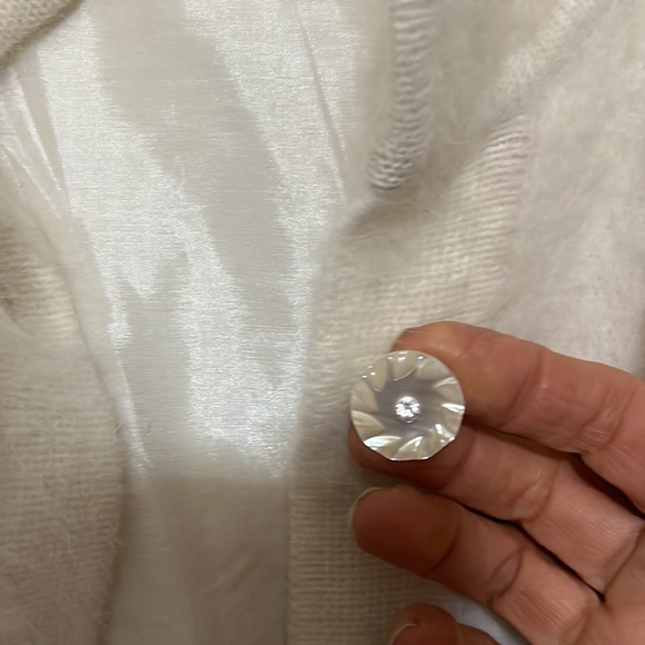 Beautiful lined sweater with jeweled buttons and embroidered flowers. Ap… - Picture 4 of 5